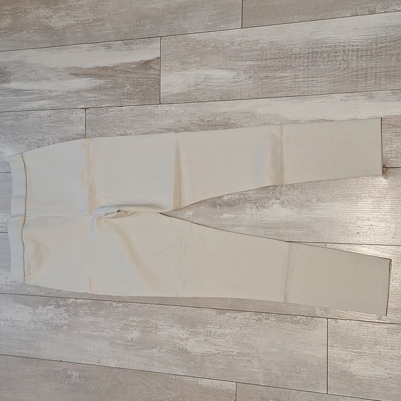 Zara  bone colored  leggings with zipper and button size medium - Picture 2 of 3